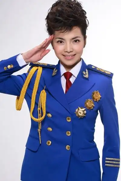 五朵军花严当当将推出首张大碟《壮乡百灵》