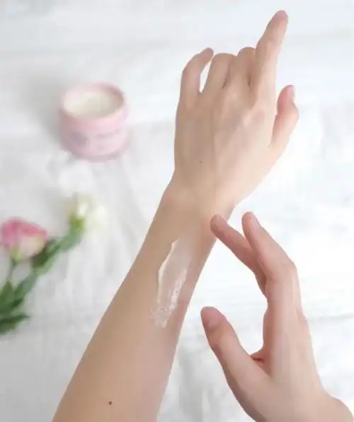 女生想要皮肤更好,建议洗完澡后做这件事,皮肤更细腻光滑