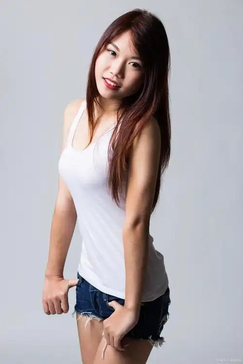 不小心成了待业青年后,女友出轨了,后来我火出圈,她哭着求原谅