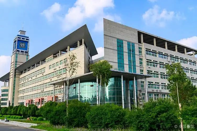 吉林农业大学校内建筑景观_高清图片_全景视觉