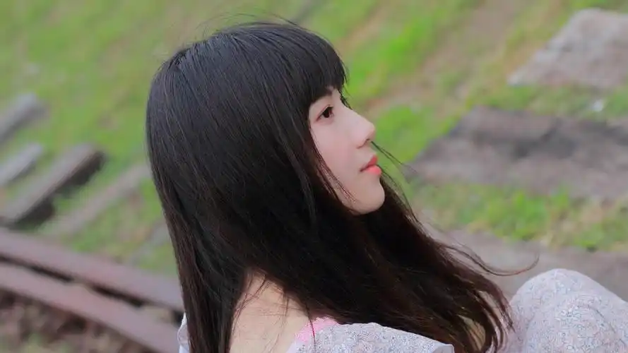 清纯养眼美女梁家瑜电脑壁纸