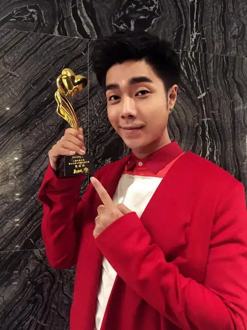 my logo人物大赏 袁成杰获封"爱心公益大使"