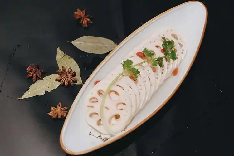 叁叁酒倌火锅店