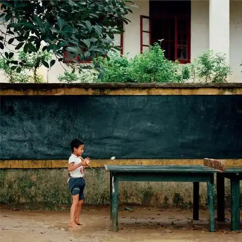 朋友们,如今或许早已历经沧桑容颜不再,在某个地方努力地生活和工作着