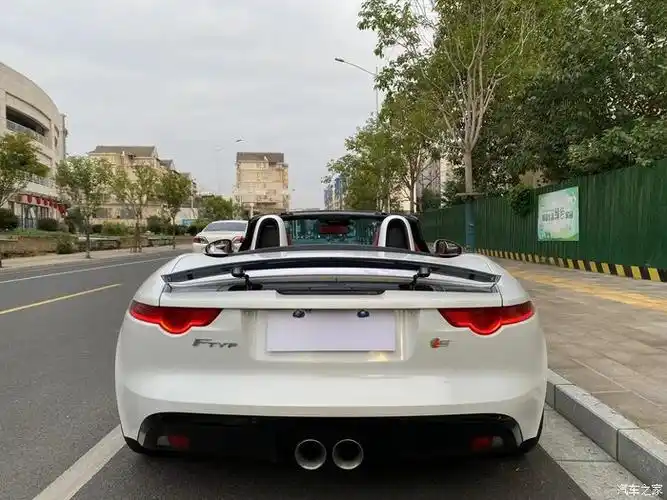 2015年捷豹敞篷跑车f-type 3.0t高功率s版 六万