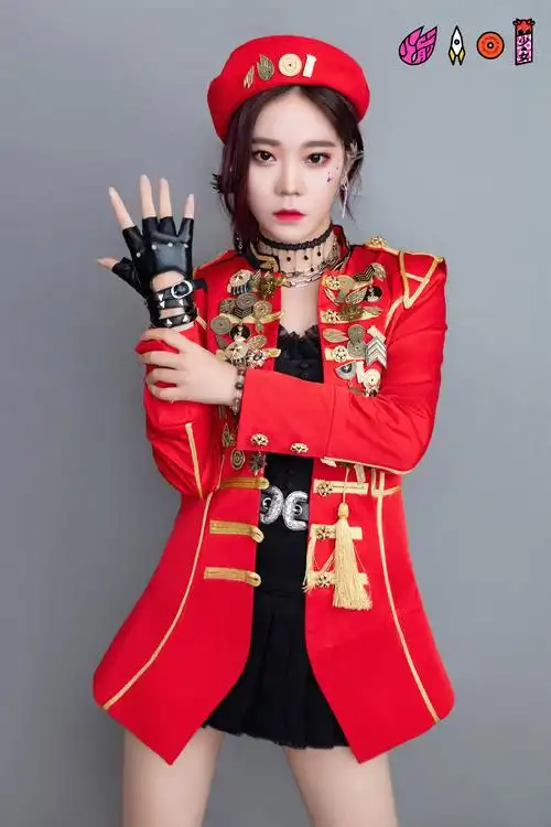 简介:火箭少女101酷美性感写真图片,分享一组火箭少女101图片给大家