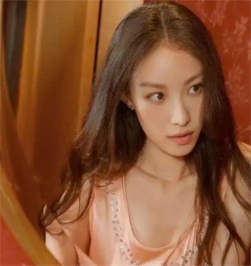 上海这夜,以特殊身份亮相的倪妮,让冯绍峰及相关人士都刮目相看