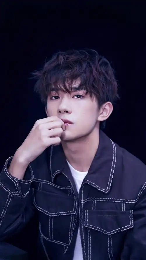 易烊千玺 #tfboys 华为nova3手机发布会 高清 帅气