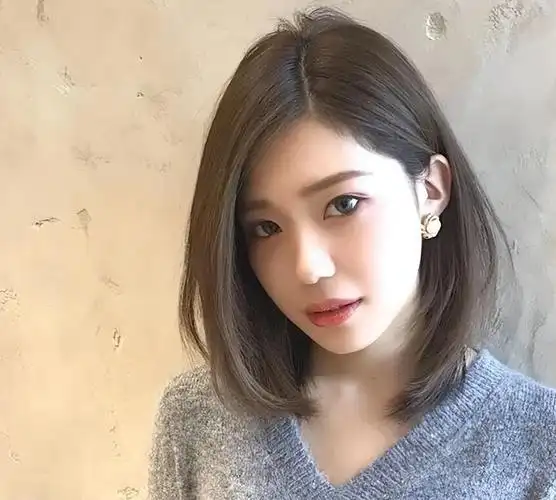 女人四十岁后烫发,多选这3种,气质又时尚