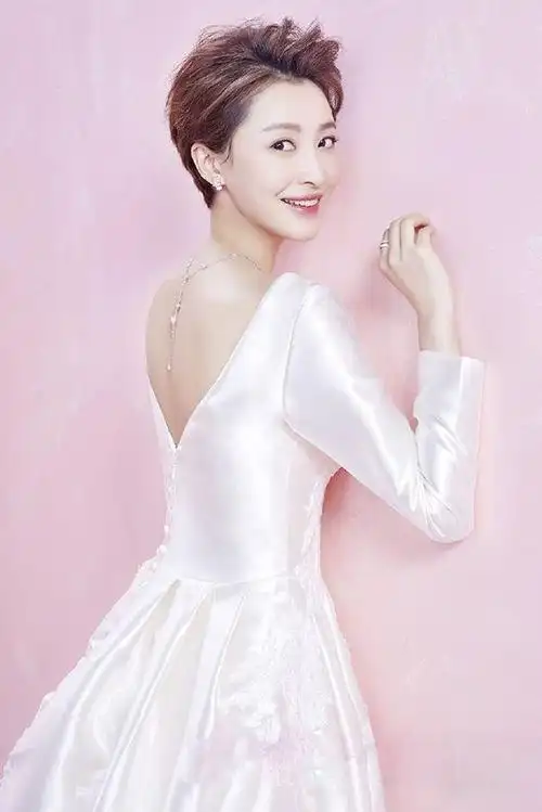 杨菲洋出场费代言费多少鼓足勇气重新出发无论歌喉还是演技