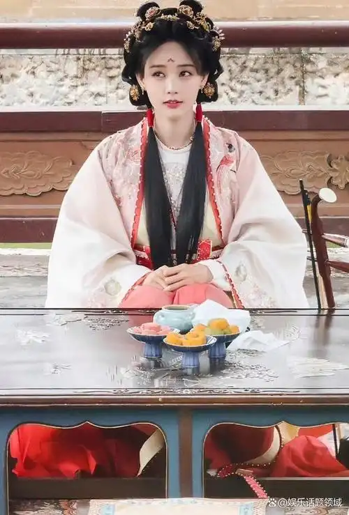 李一桐在《云秀行》古装路透造型合集