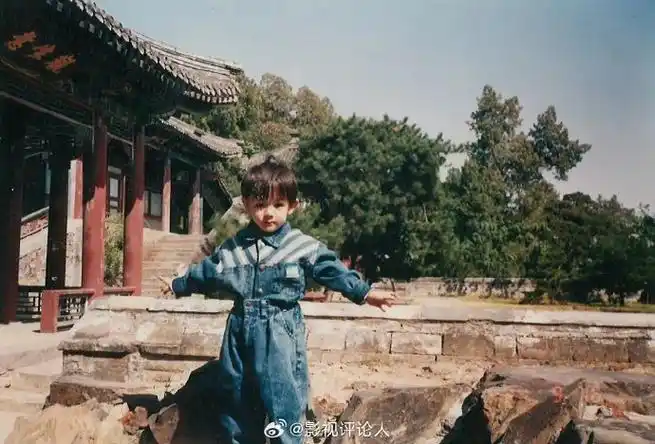 如果迪丽热巴小时候网络发达估计也是好多人的云养娃了@dear-迪丽热巴