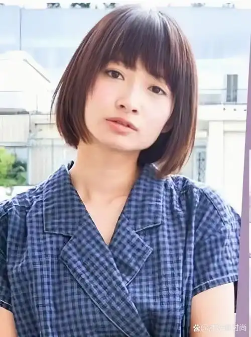 动态连更挑战# 从发型设计的角度来说,长方形脸又被称为国字脸,罩种