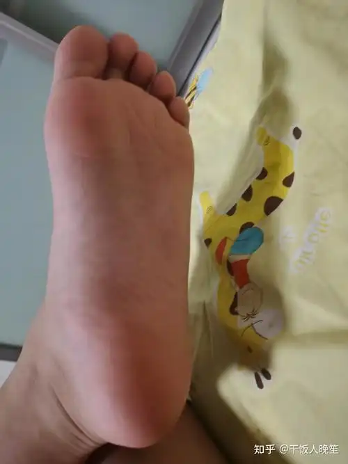 女生脚超过40码是一种怎样的体验