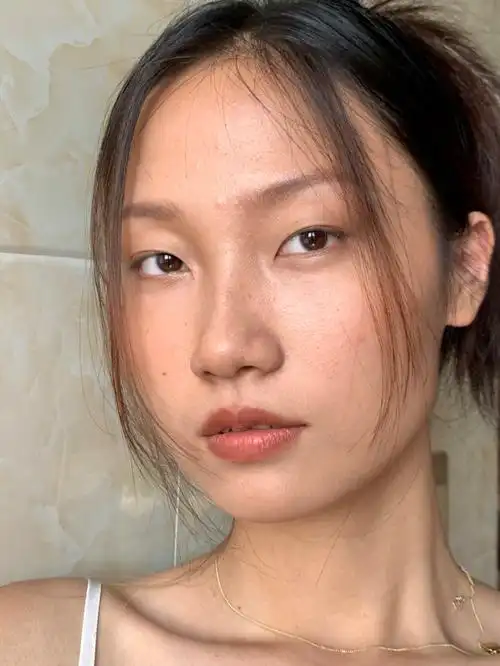 即使皮肤黑又有很多瑕疵