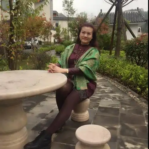 53岁离异女征婚照片(id:100153280)_广东惠州征婚交友_珍爱网