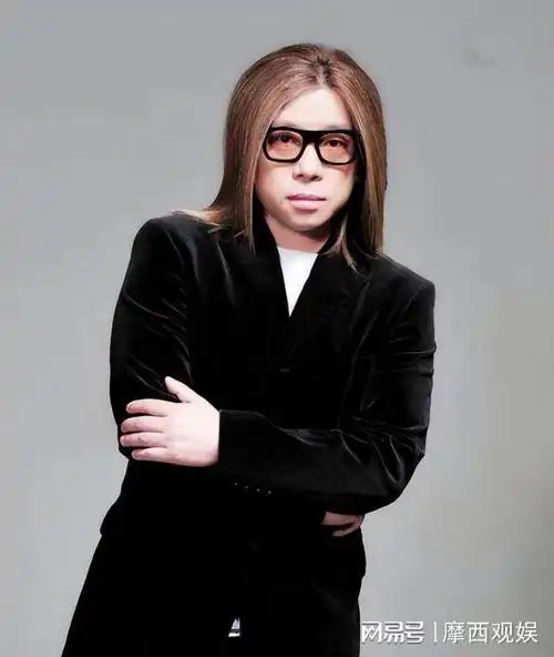 36年过去了,凭借着《让世界充满爱》走红的歌手郭峰,如今怎样了_网易