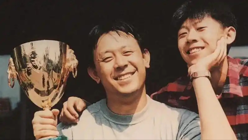 刘晓庆:7个男人贯穿一生,4段婚姻都没生过孩子,62岁还当新娘_姜文