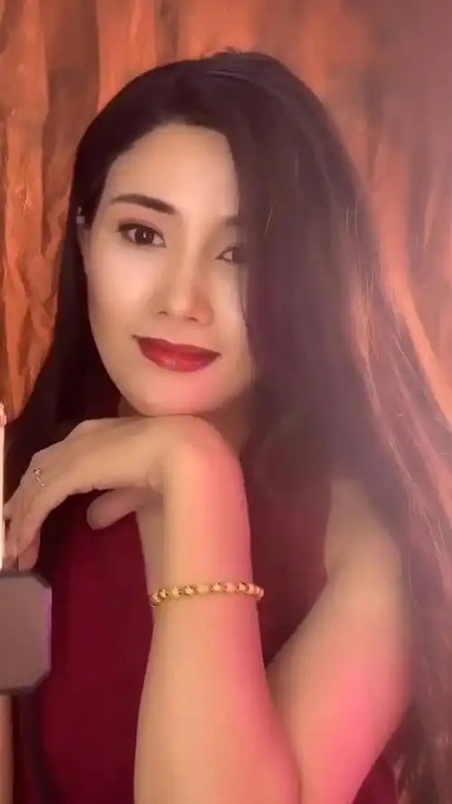 神来之笔!素颜妹子的李嘉欣仿妆,这还原度真绝了!