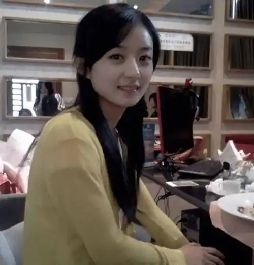 赵丽颖9年前旧照被疯传,没了10级滤镜加持,才知啥叫纯天然美女