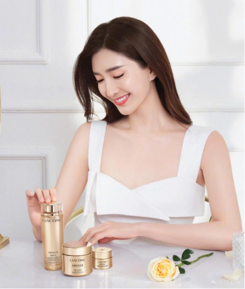 梁贤占聊代言江疏影代言兰蔻白皙肌肤搭配迷人双眼