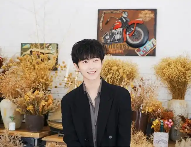 我觉得郝富申有点像李歌洋