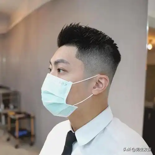 建议30岁男生剪这三款发型,摆脱稚气,轻熟又帅气!