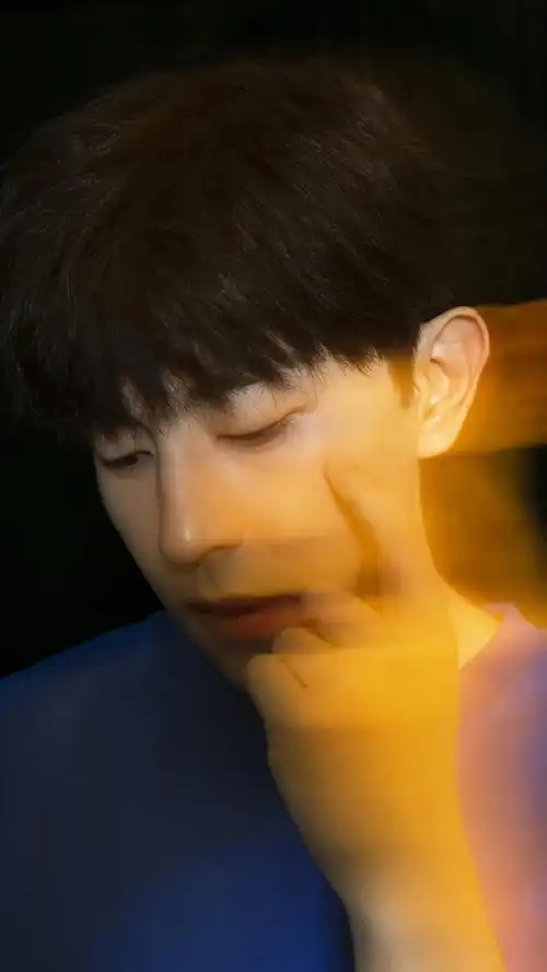 邓伦帅气养眼写真手机壁纸