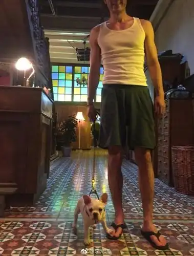 李光洁吐槽某年轻演员膨胀在剧组被ta欺负