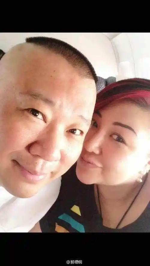 郭德纲的第二任妻子名叫王惠,是郭德纲在京城闯荡最落魄之时结识的