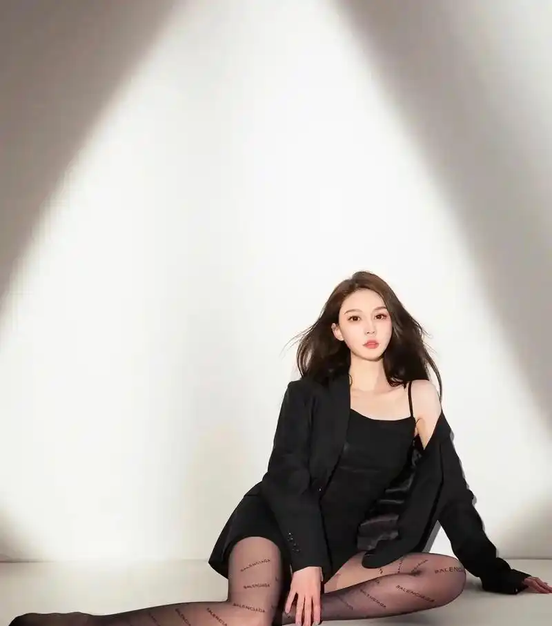 美女 #霸气御姐 #明星 #这样的身材打几分 #女明星照片 - 抖音