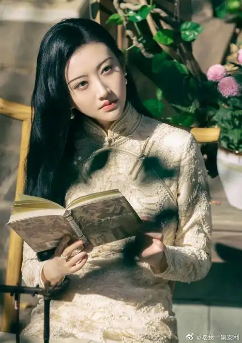 司藤民国旗袍杀合集身材比例也太好了穿上旗袍优雅又贵气