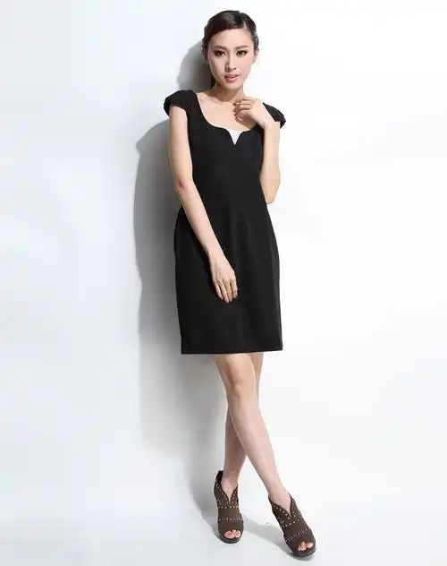 ts女装专场黑色深v领修身短袖连衣裙