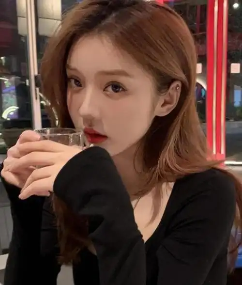 对于女人来说,美白皮肤是一件很重要的事情,毕竟皮肤白皙了颜值也会