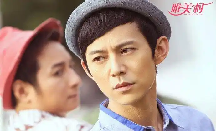 快乐家族出内讧谢娜冒失揭出何炅同性断背门