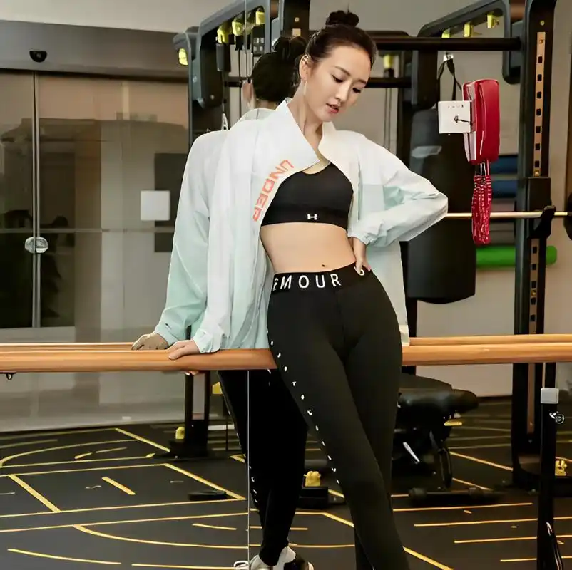 难怪能长时间保持如此完美的身材!王鸥的身体酷毙了!谁都会流口水!