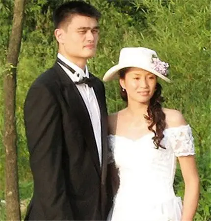 图姚明的老婆有多高揭秘夫妻早年的感情经历
