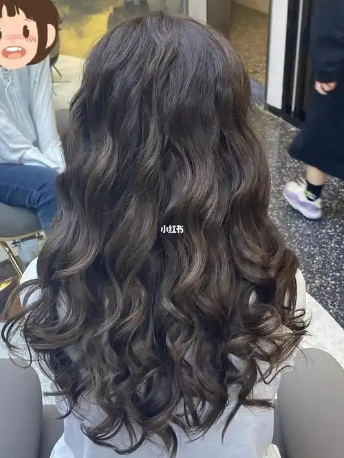 慵懒风木马卷中长发女生不能错过的发型60