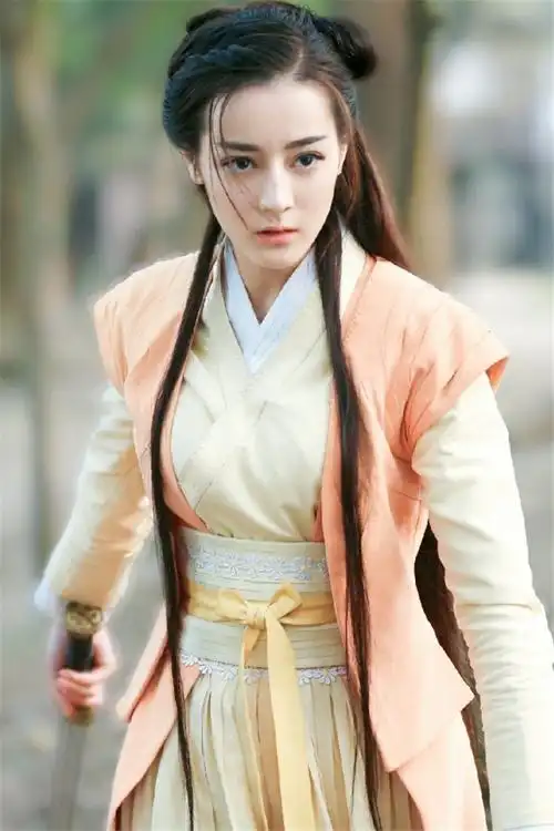 为何迪丽热巴出演的角色都是长发?