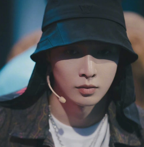 张艺兴街舞4,卫衣夹克77渔夫帽,酷飒有型__财经头条