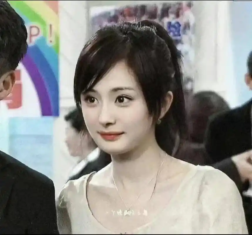 真的有人长得和狐狸一模一样.#杨幂#颜值 #美女 #盛世美颜 - 抖音