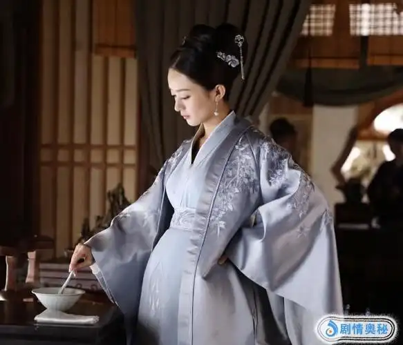 电视演员最新排行榜:朱一龙杨紫邓伦排前三,赵丽颖跌到第四