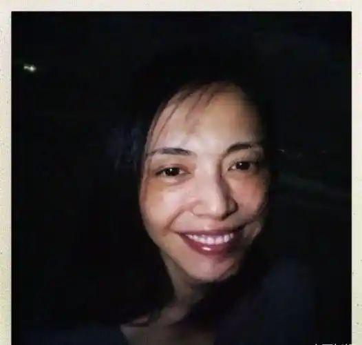 原创姚晨素颜没法看皮肤蜡黄斑点多无妆容厚嘴唇也没了亮点