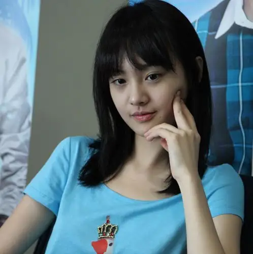 郑爽仿佛出生就属于娱乐圈的人,刚出道就走红,即使没有专业的团队