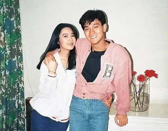 知情人曝刘德华对老婆一见钟情两人秘密首次曝光朱丽倩很痴情