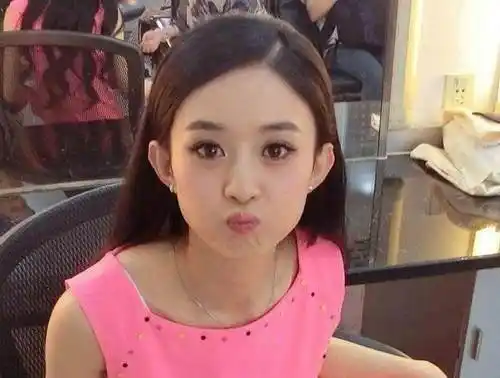 娱乐圈十大当红女星嘟嘴卖萌,没想到有的不忍直视!(图文)