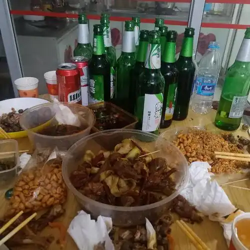 青春献给小酒桌醉生梦死就是喝