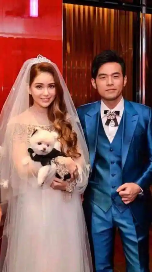 周杰伦晒昆凌美照庆祝结婚七周年网友纷纷表示又相信婚姻了