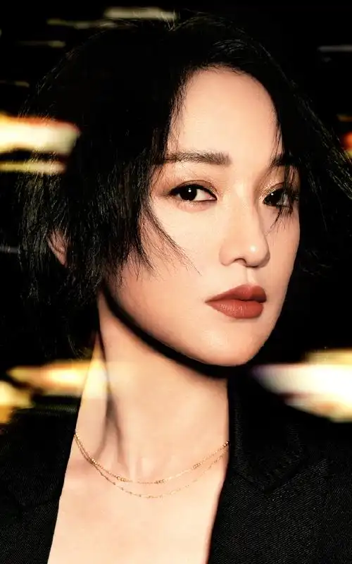 周迅黑金流光大片