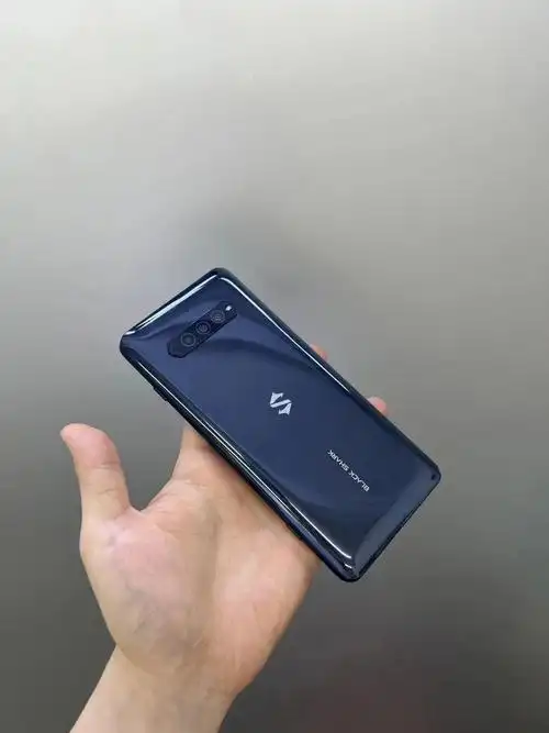 黑鲨41277128g游戏手机外观小花特价0614